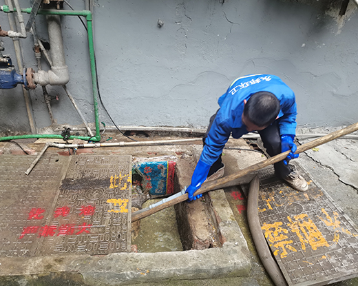 杂多清掏化粪池